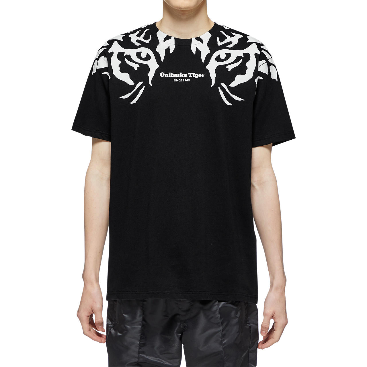 GRAPHIC TEE