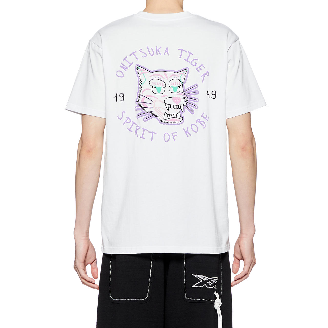 GRAPHIC TEE