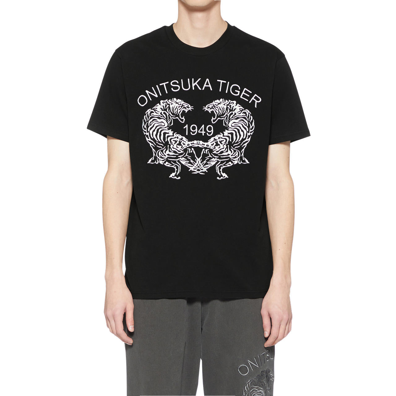 GRAPHIC TEE