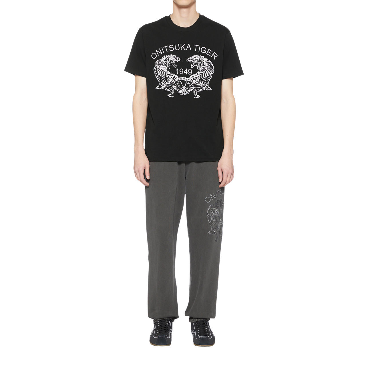 GRAPHIC TEE